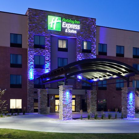 Holiday Inn Express & Suites Fort Dodge By Ihg Εξωτερικό φωτογραφία