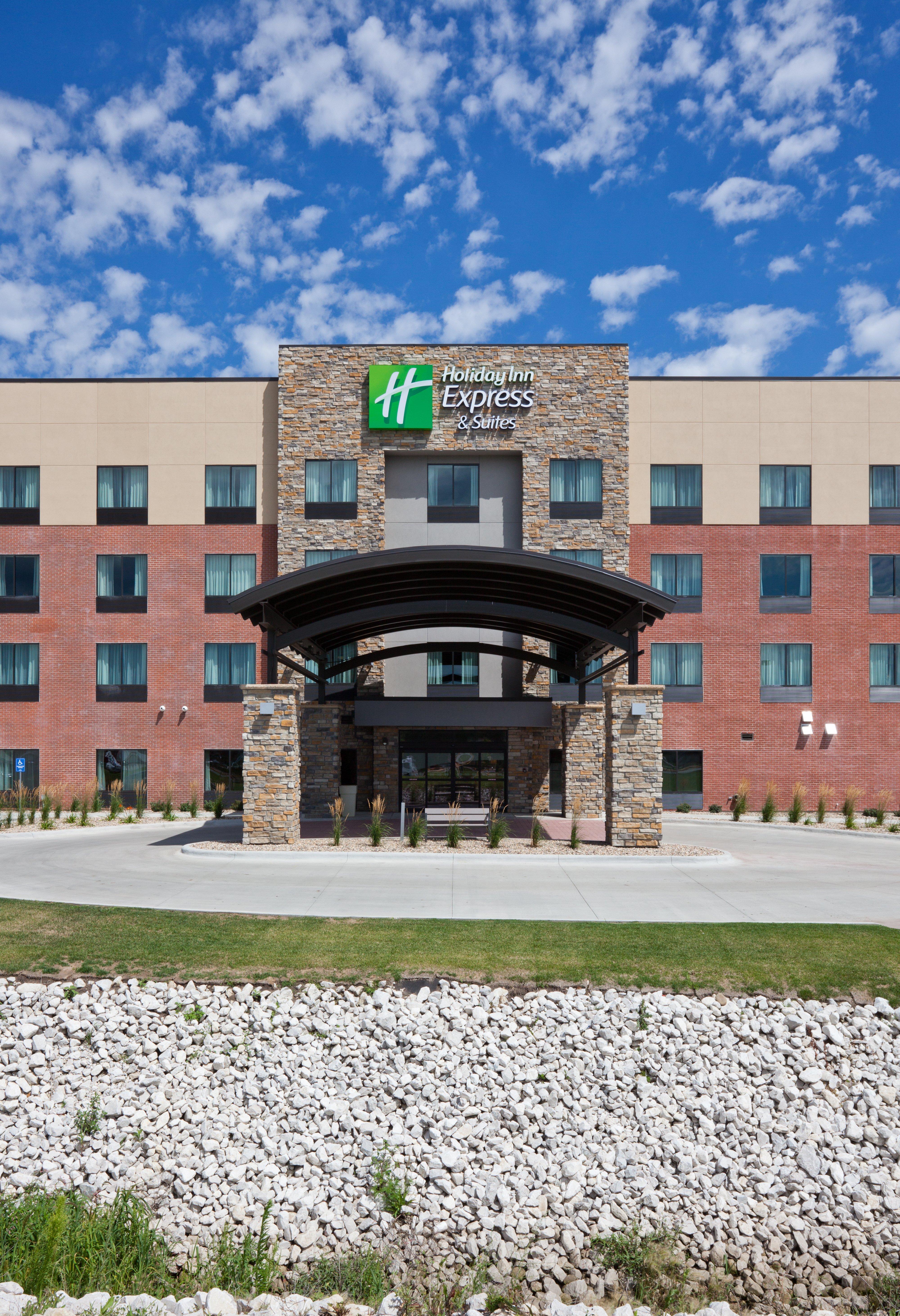 Holiday Inn Express & Suites Fort Dodge By Ihg Εξωτερικό φωτογραφία