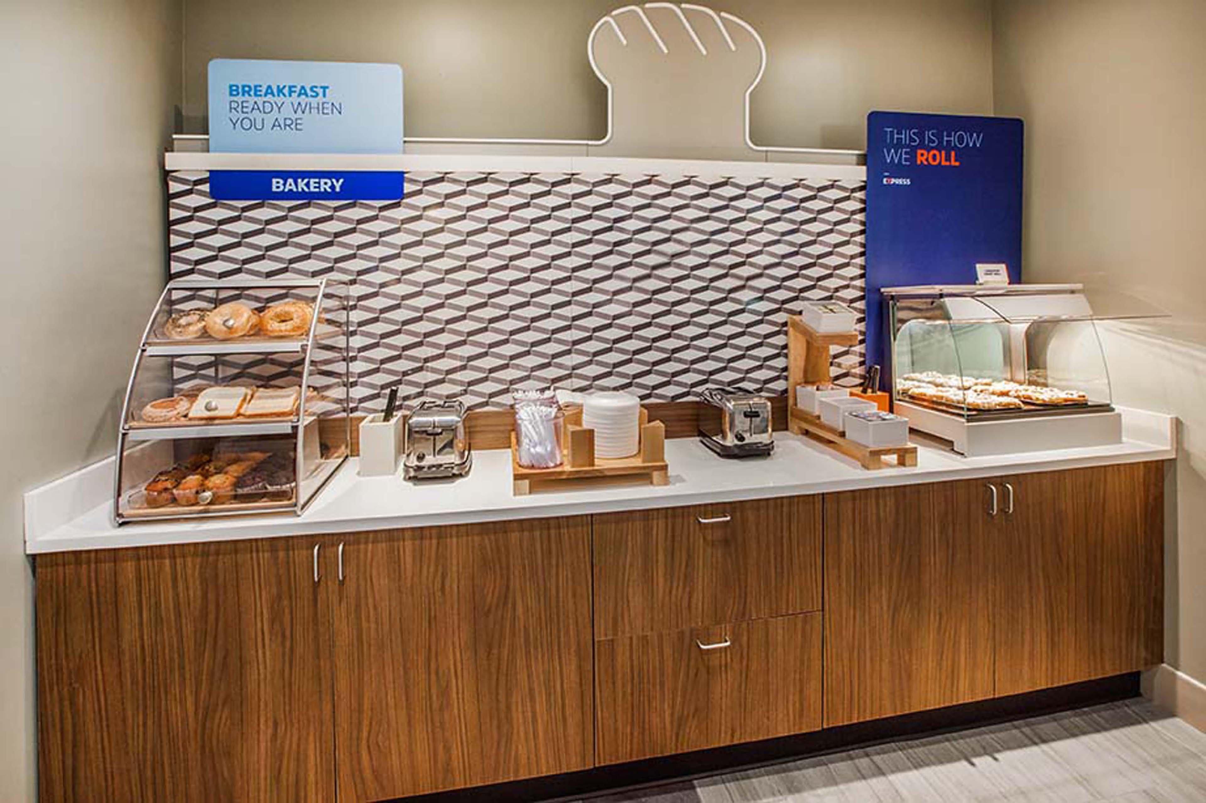 Holiday Inn Express & Suites Fort Dodge By Ihg Εξωτερικό φωτογραφία