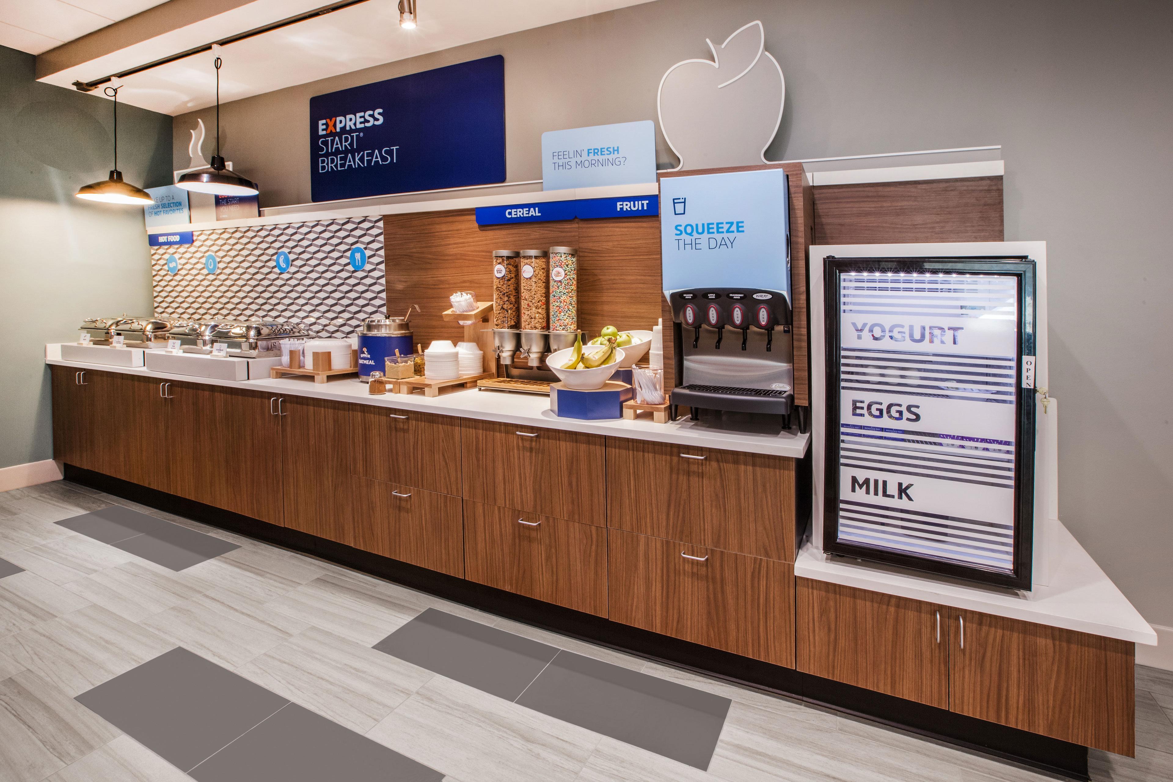 Holiday Inn Express & Suites Fort Dodge By Ihg Εξωτερικό φωτογραφία