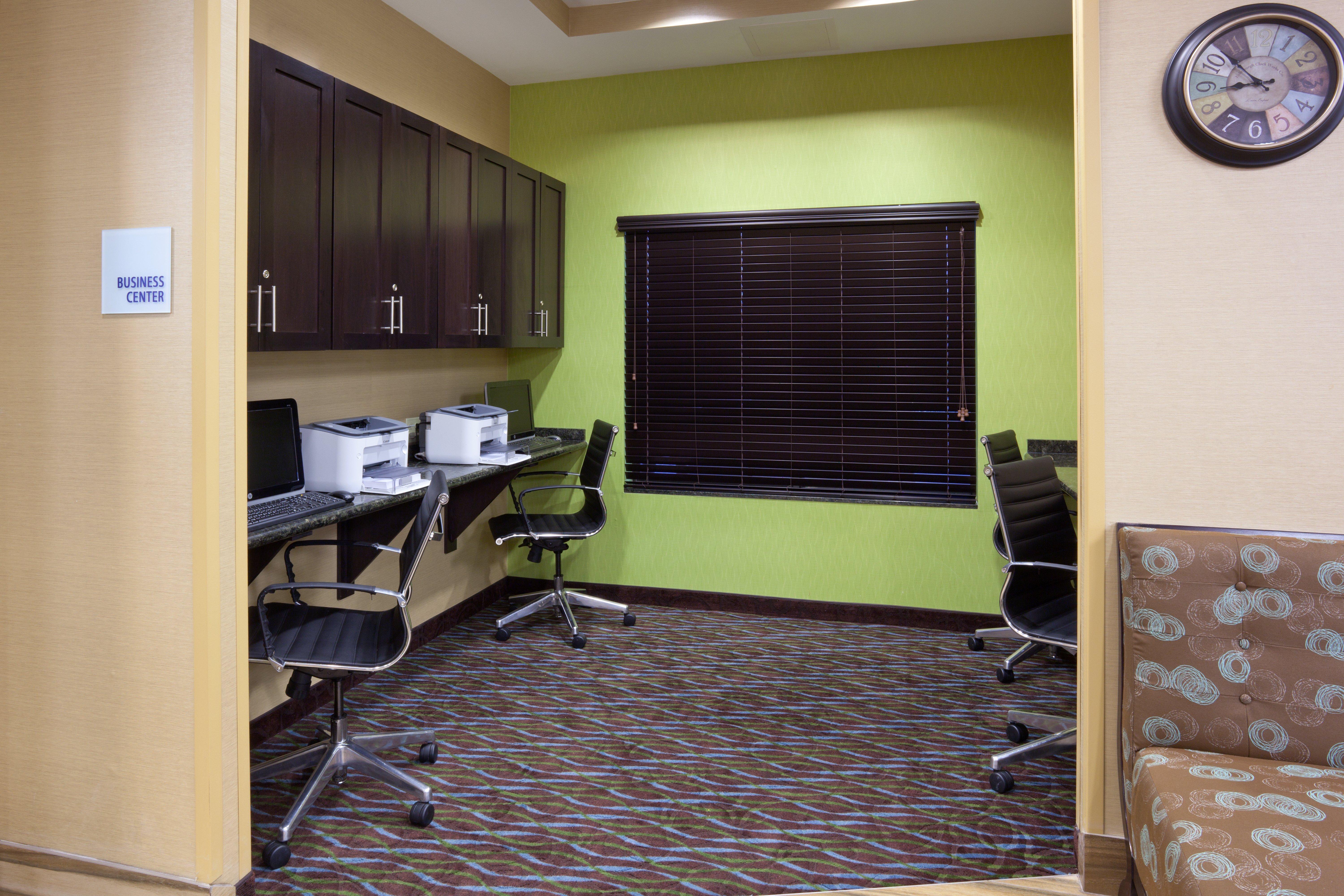 Holiday Inn Express & Suites Fort Dodge By Ihg Εξωτερικό φωτογραφία
