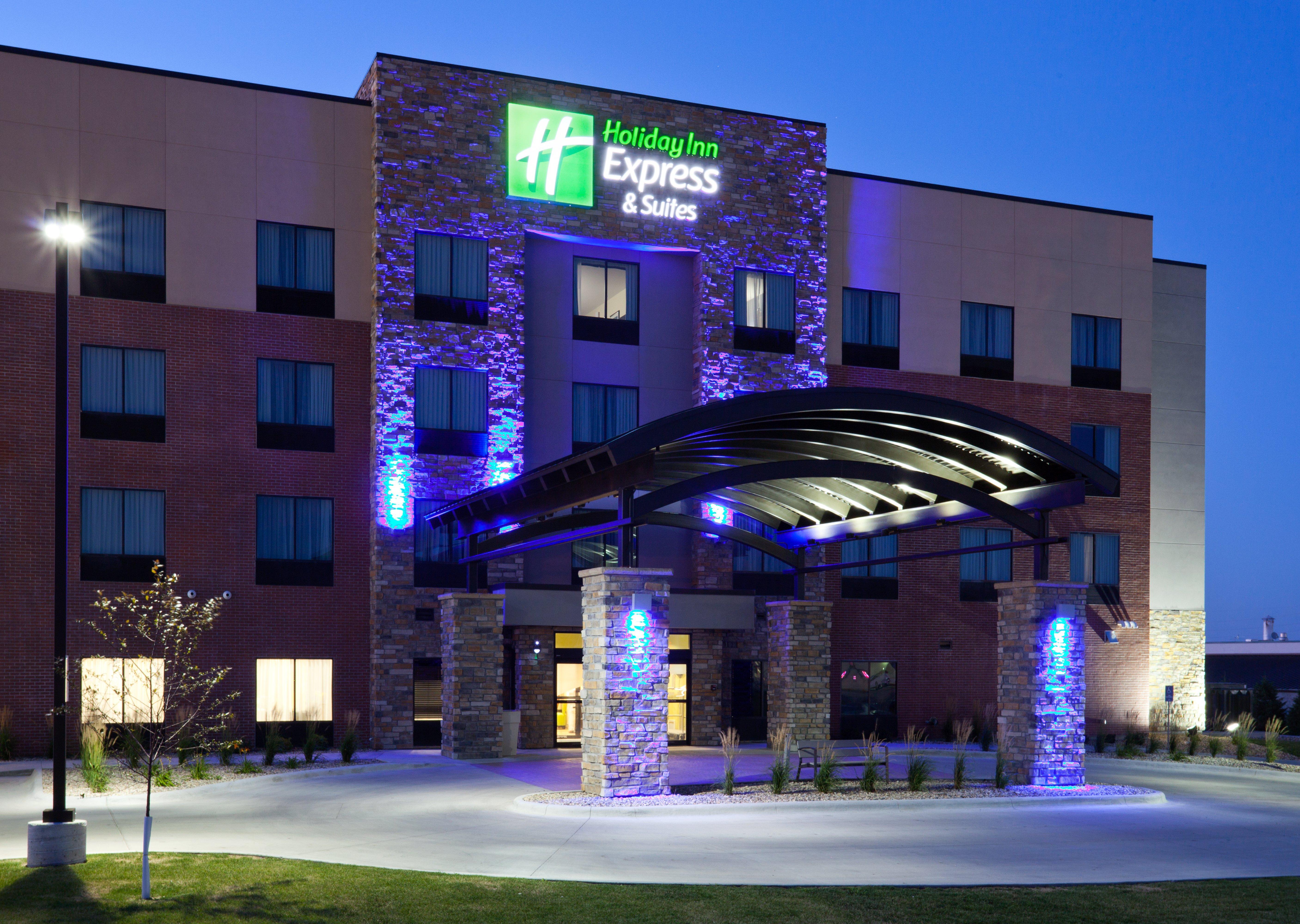 Holiday Inn Express & Suites Fort Dodge By Ihg Εξωτερικό φωτογραφία