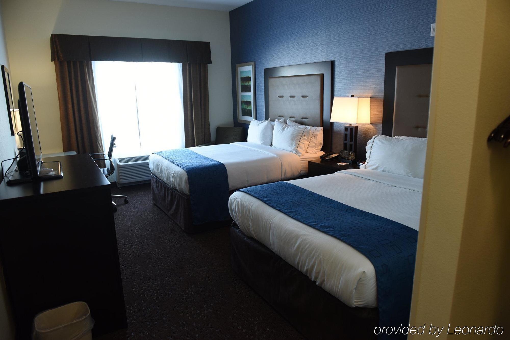 Holiday Inn Express & Suites Fort Dodge By Ihg Εξωτερικό φωτογραφία