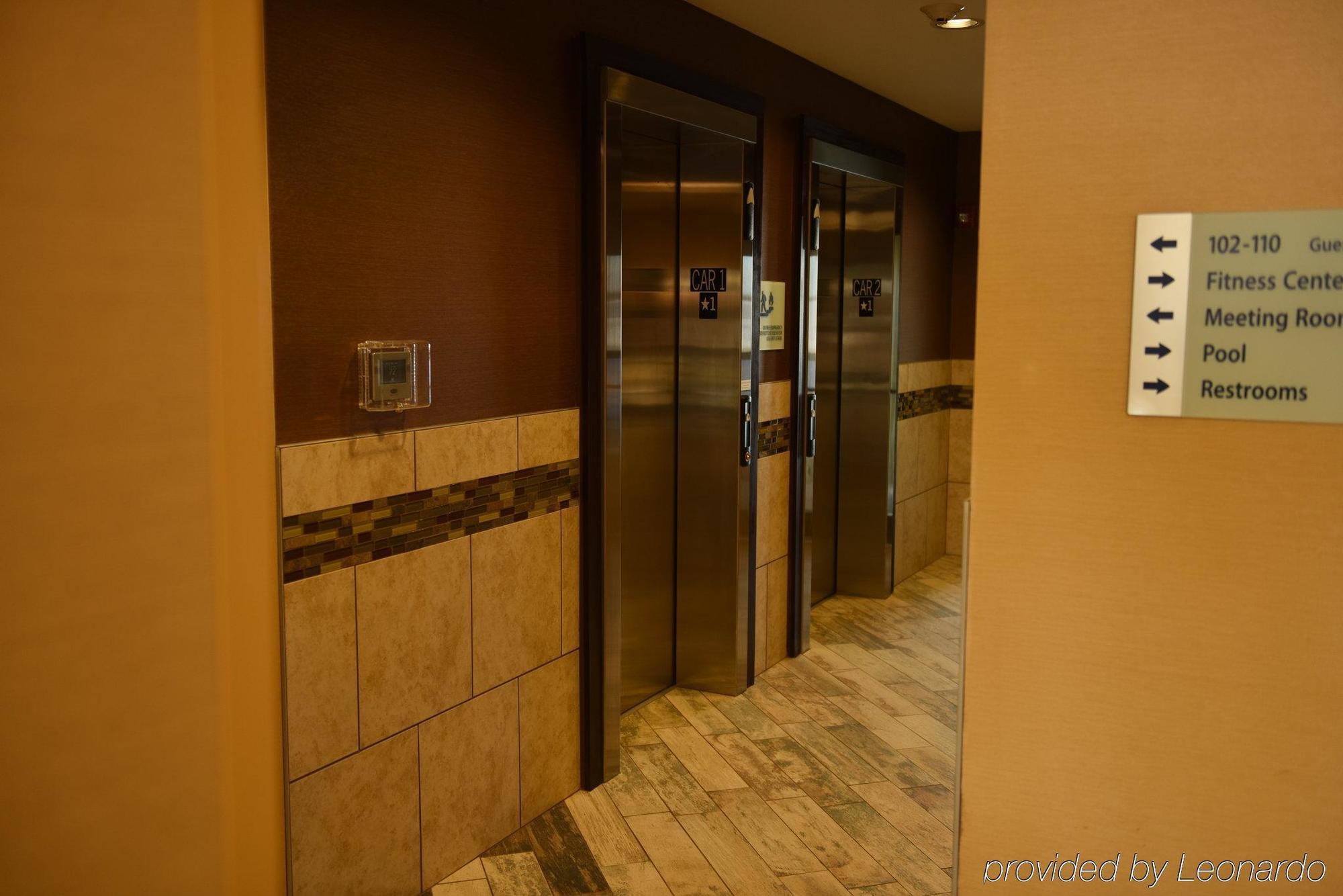 Holiday Inn Express & Suites Fort Dodge By Ihg Εξωτερικό φωτογραφία