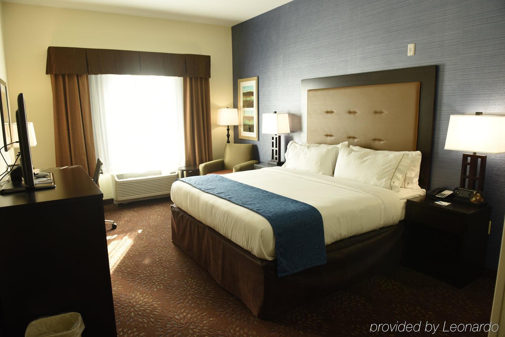 Holiday Inn Express & Suites Fort Dodge By Ihg Εξωτερικό φωτογραφία