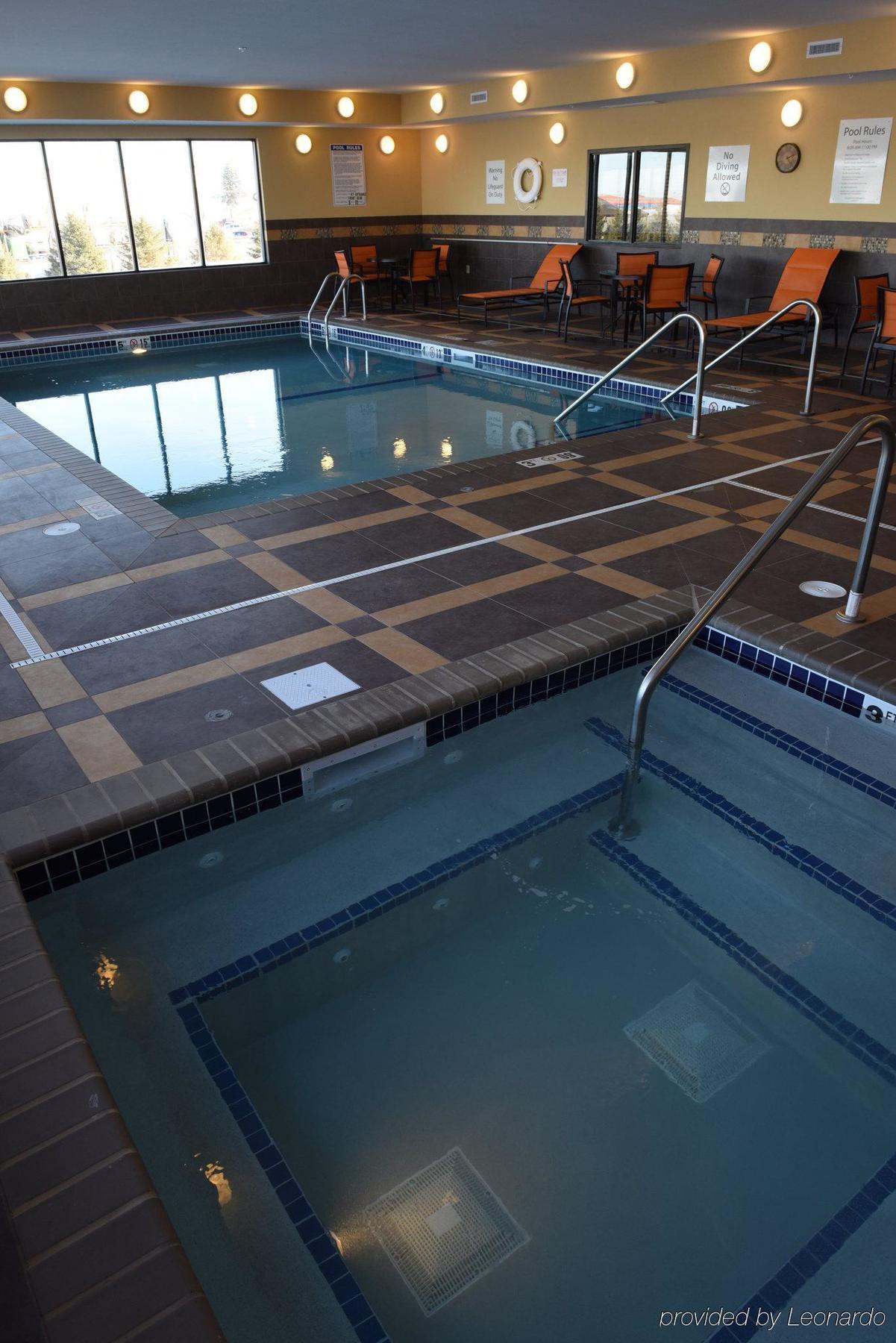 Holiday Inn Express & Suites Fort Dodge By Ihg Εξωτερικό φωτογραφία