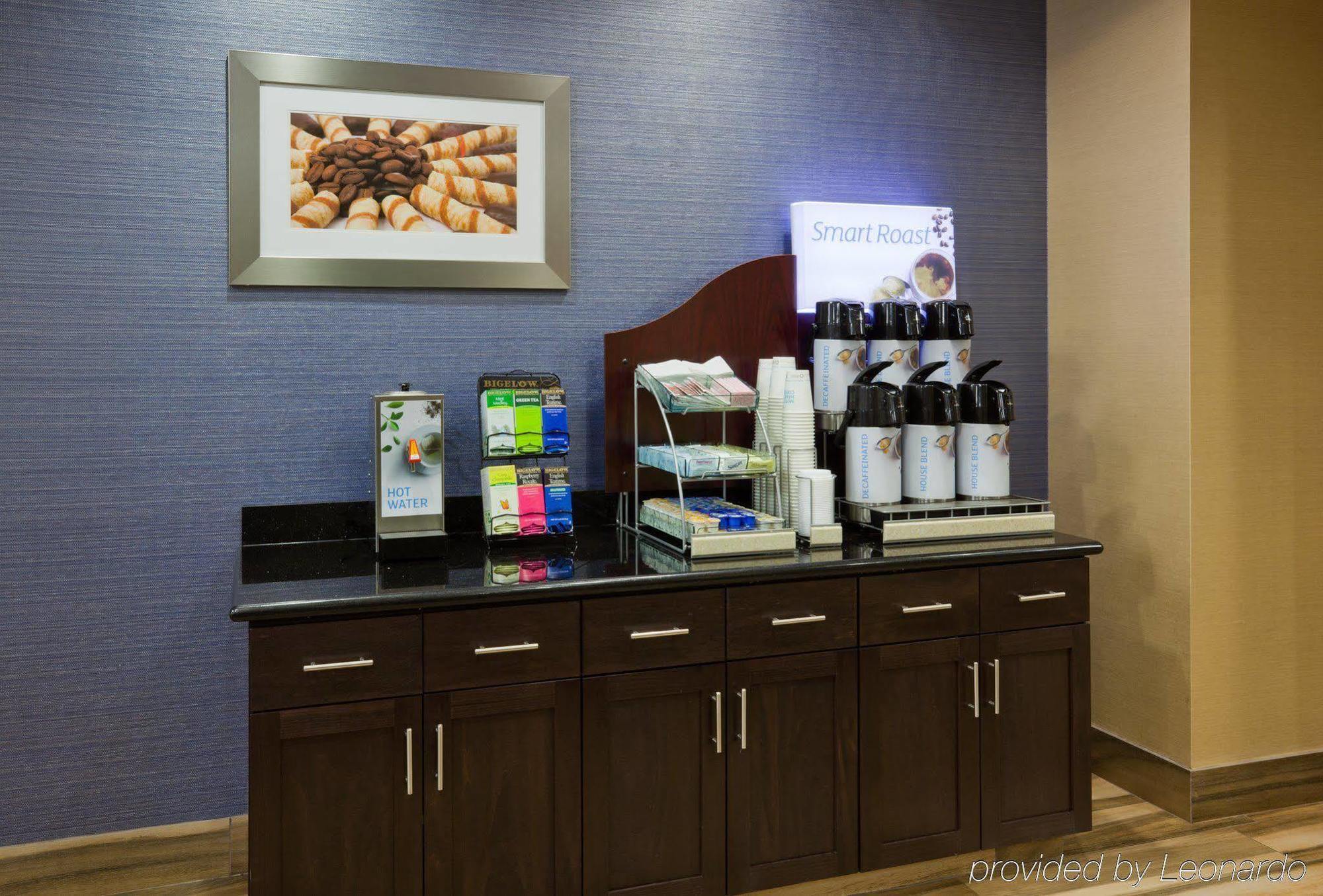Holiday Inn Express & Suites Fort Dodge By Ihg Εξωτερικό φωτογραφία