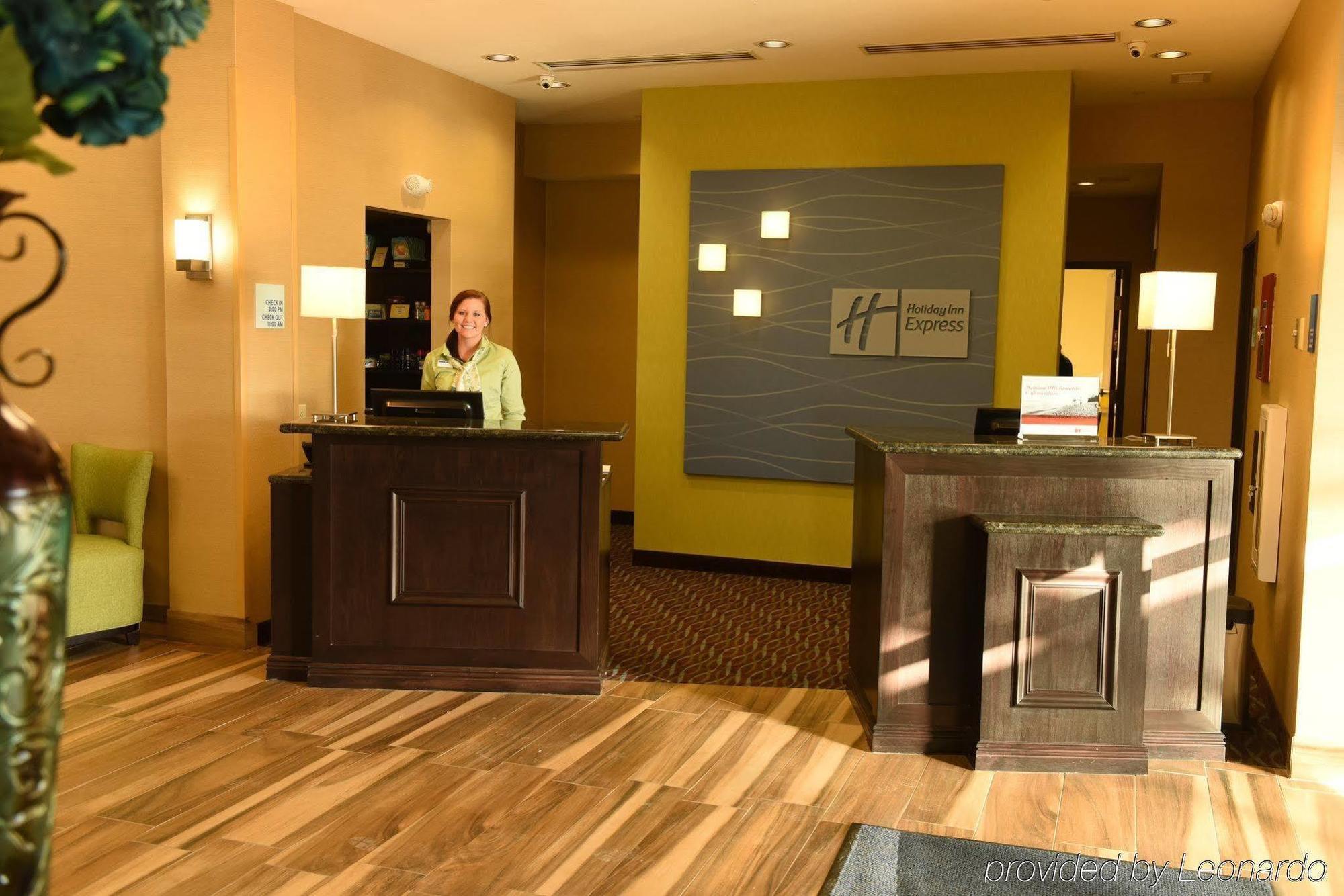 Holiday Inn Express & Suites Fort Dodge By Ihg Εξωτερικό φωτογραφία